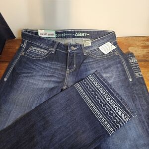 NWT Cruel Denim "Abby" Jeans Mid Rise Slim Straight Embroidered Cuff Size 9 (30)